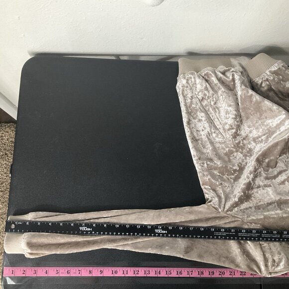 Entro Womens Sz S Light‎ Gray Crushed Velvet Full Zipper Pockets Bomber Jacket - Picture 6 of 10